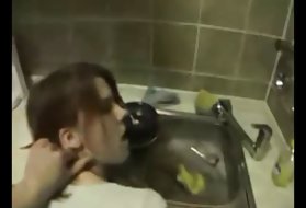 Любителски маце колеж получава по-бързо реални животни, красива баня