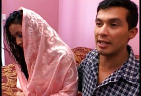 Порно гледате на момичетата в горещ индийския град банда-натиснете