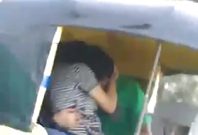 Порно деси целува на автомобила стари руски юници порно