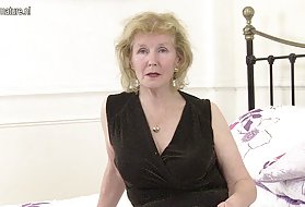 Британски къщата, за да играе с нея путка зрели НЛ най-лошият британски порно снимки