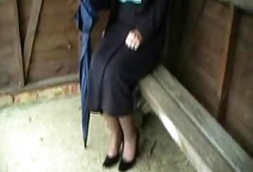 Безплатен сайт за порно Великобритания Сара, автобусна спирка, на автобусна спирка